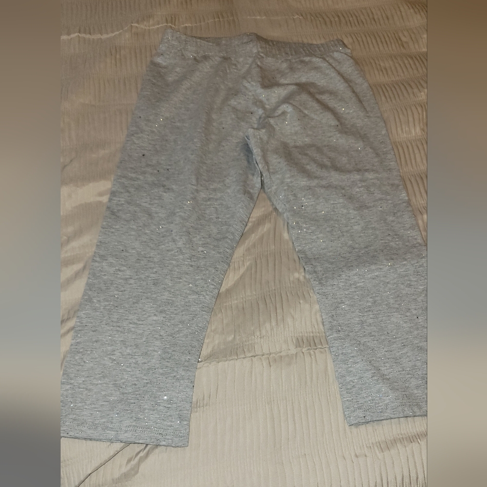 SO Kids Gray Sparkle Capri Leggings